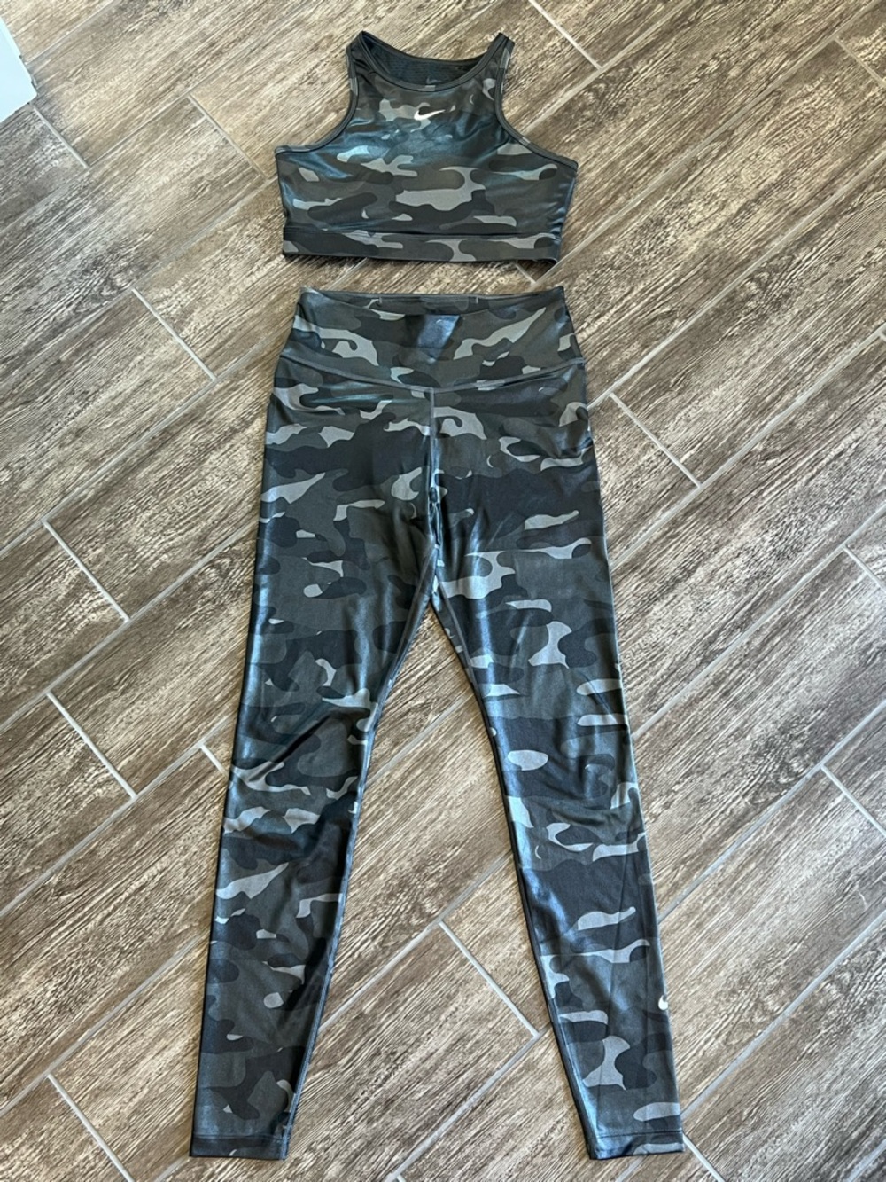 Nike One Camo Leggings and Bra Set - Picture 6 of 7